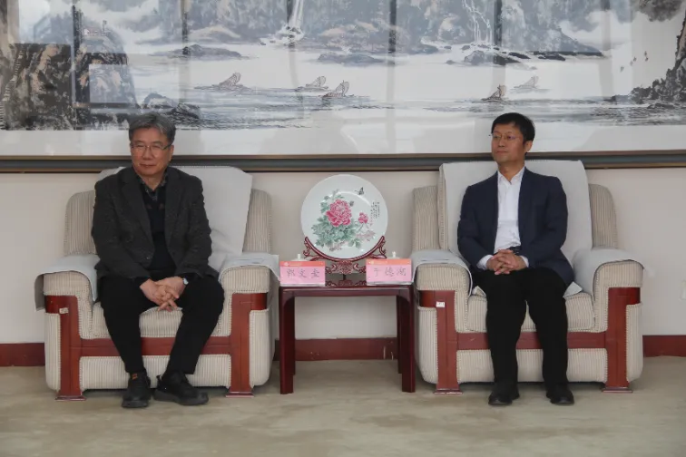 Shandong LANO sodeluje s profesorjem KWAK, Moon Kyu, Ph.D. in predstavnikom Liang Tongho z Univerze Dongguk, Južna Koreja, da izvede izmenjave in sodelovanje na področju nadzora hrupa z Univerzo Shandong Jianzhu